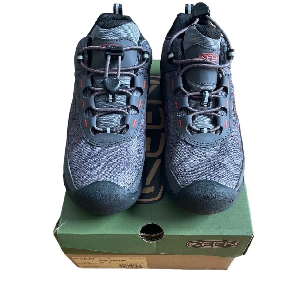 Keen, Youth Size 4, color magnet/scarlet IBIS